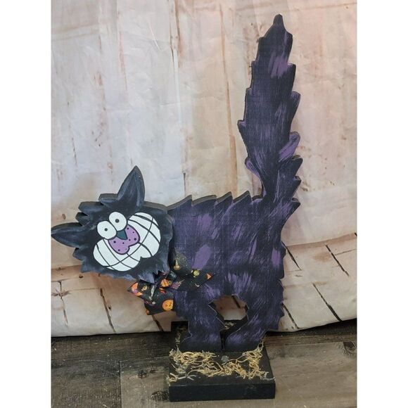 Wooden Scared Black Cat Halloween home decor purple - Picture 1 of 9
